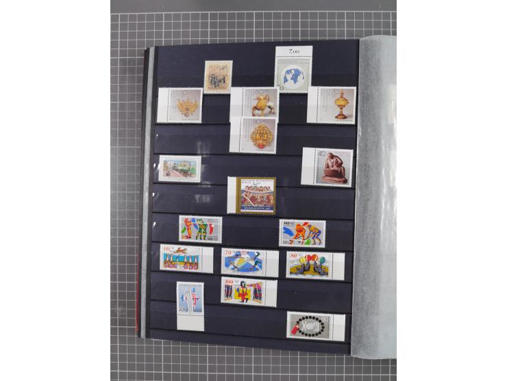 1948/90, in den Hauptnummer kpl. postfrische Sammlung, fast alle besseren Anfangsausgaben inkl. Block 1 sind signiert Schlege