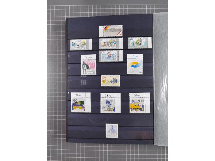 1948/90, in den Hauptnummer kpl. postfrische Sammlung, fast alle besseren Anfangsausgaben inkl. Block 1 sind signiert Schlege