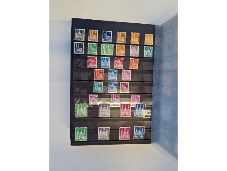 1945/59, postfrische und gestempelte Sammlung ohne SBZ aber mit Saarland mit vielen besseren und kpl. Ausgaben, diversen Brie