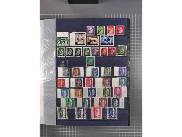 1945/2020, in den Hauptnummern kpl. postfrische Sammlung mit u.a. Mi.-Nr. 693-96I + II (signiert Sturzeis VÖB bzw. Kovar VÖB)