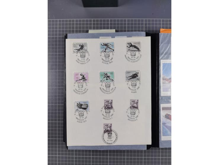 1945/2020, in den Hauptnummern kpl. postfrische Sammlung mit u.a. Mi.-Nr. 693-96I + II (signiert Sturzeis VÖB bzw. Kovar VÖB)