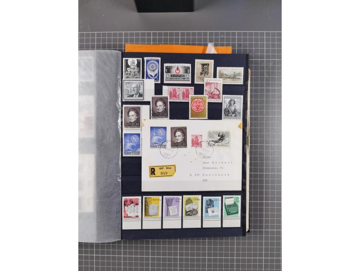 1945/2020, in den Hauptnummern kpl. postfrische Sammlung mit u.a. Mi.-Nr. 693-96I + II (signiert Sturzeis VÖB bzw. Kovar VÖB)