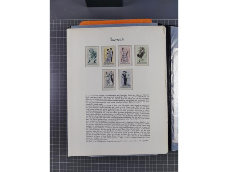 1945/2020, in den Hauptnummern kpl. postfrische Sammlung mit u.a. Mi.-Nr. 693-96I + II (signiert Sturzeis VÖB bzw. Kovar VÖB)