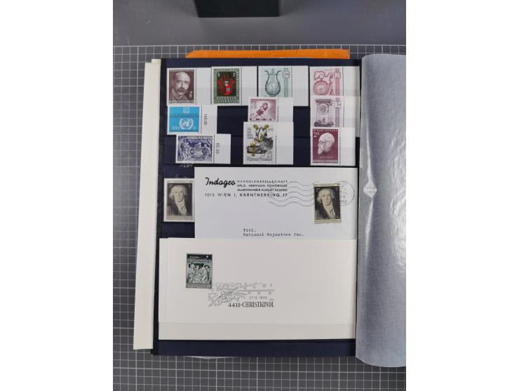 1945/2020, in den Hauptnummern kpl. postfrische Sammlung mit u.a. Mi.-Nr. 693-96I + II (signiert Sturzeis VÖB bzw. Kovar VÖB)