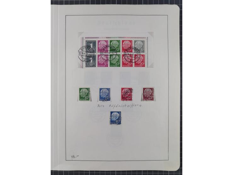 1872/1966, gestempelte und postfrische/ungebrauchte alte Sammlung in zwei Vordruckalben, ab Deutsches Reich gestempelt in den