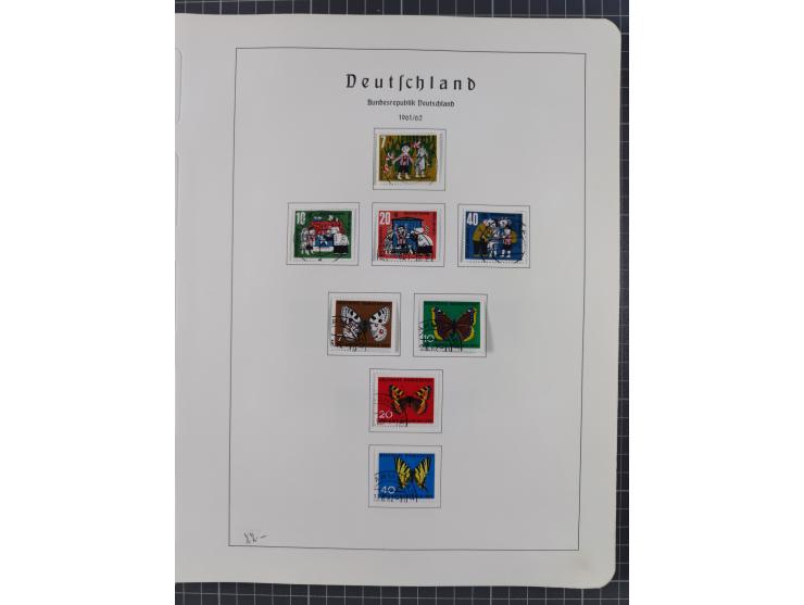 1872/1966, gestempelte und postfrische/ungebrauchte alte Sammlung in zwei Vordruckalben, ab Deutsches Reich gestempelt in den
