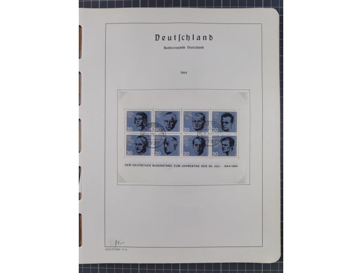 1872/1966, gestempelte und postfrische/ungebrauchte alte Sammlung in zwei Vordruckalben, ab Deutsches Reich gestempelt in den