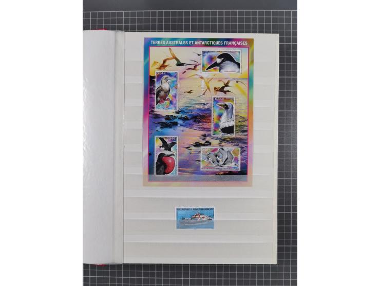 1956/2016, mint never hinged collection, apparently complete in the main Michel numbers, overall excellent and fresh conditio