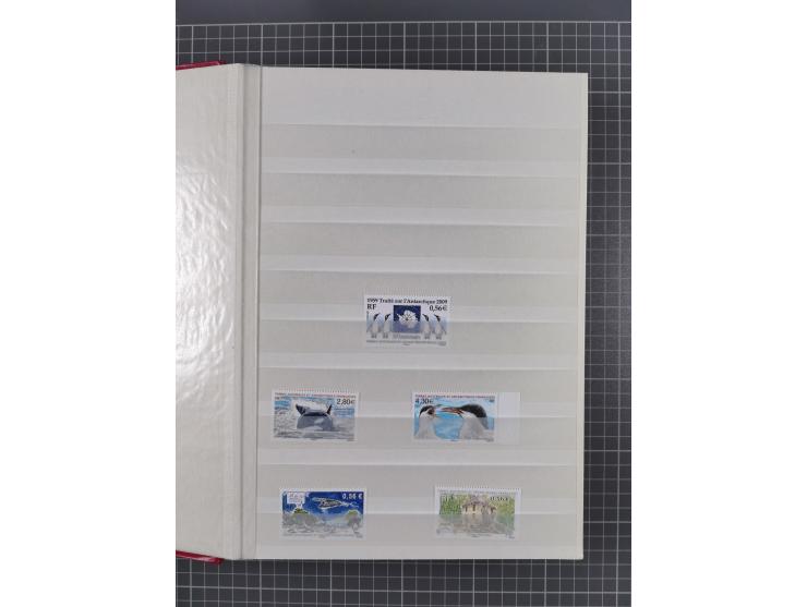 1956/2016, mint never hinged collection, apparently complete in the main Michel numbers, overall excellent and fresh conditio