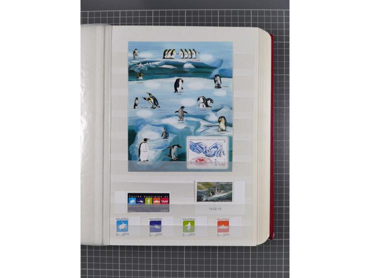 1956/2016, mint never hinged collection, apparently complete in the main Michel numbers, overall excellent and fresh conditio