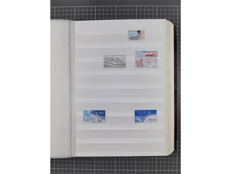 1956/2016, mint never hinged collection, apparently complete in the main Michel numbers, overall excellent and fresh conditio