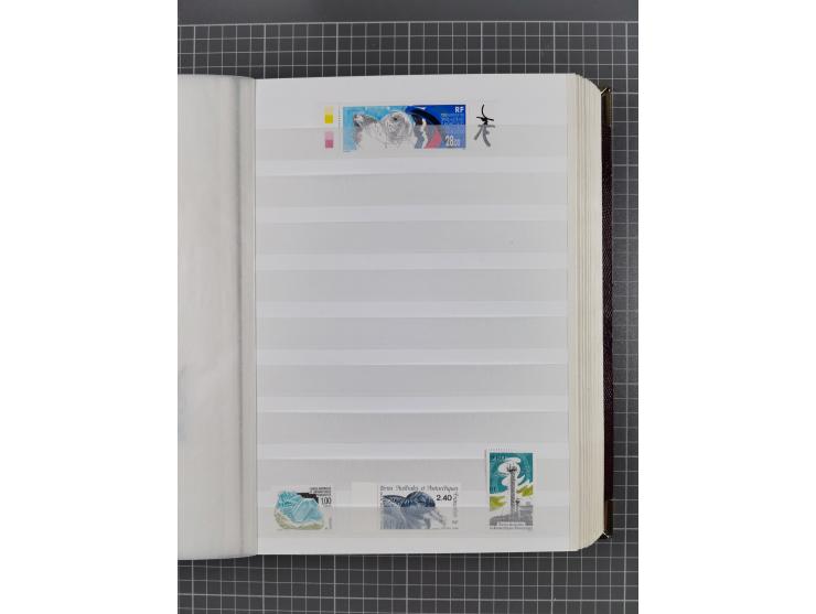 1956/2016, mint never hinged collection, apparently complete in the main Michel numbers, overall excellent and fresh conditio