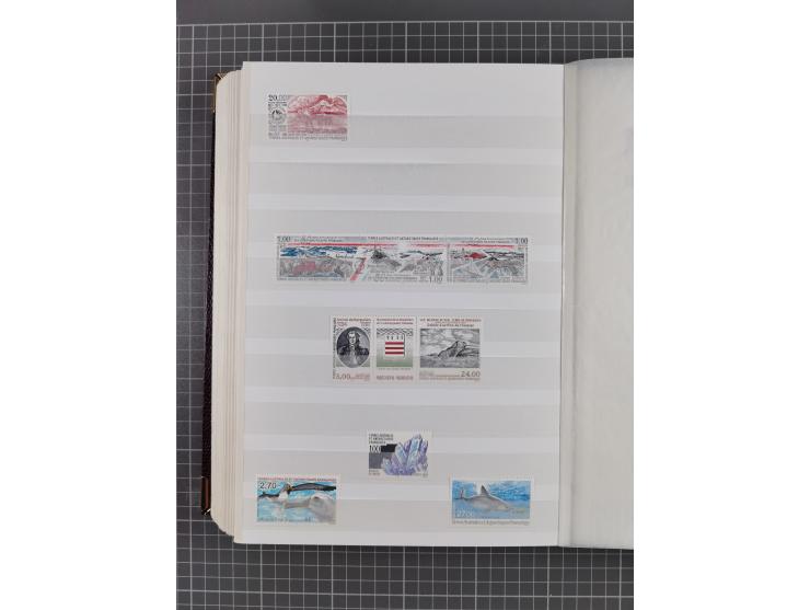 1956/2016, mint never hinged collection, apparently complete in the main Michel numbers, overall excellent and fresh conditio