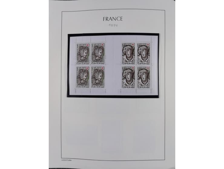 1849/1994, mint never hinged/unused and used collection with some covers, a few better items throughout like Mi-Nr. 239, 311 