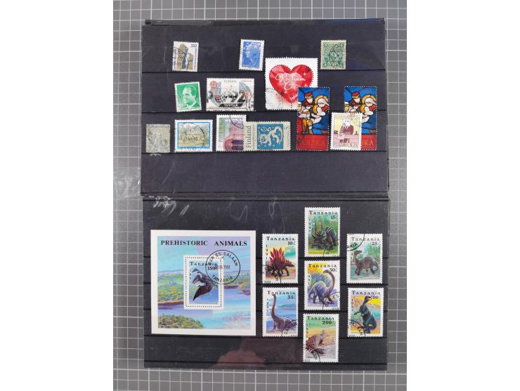 1880/1980, unused/mint never hinged dealer stock on cards, including a lot of material with better issues from Denmark, Italy