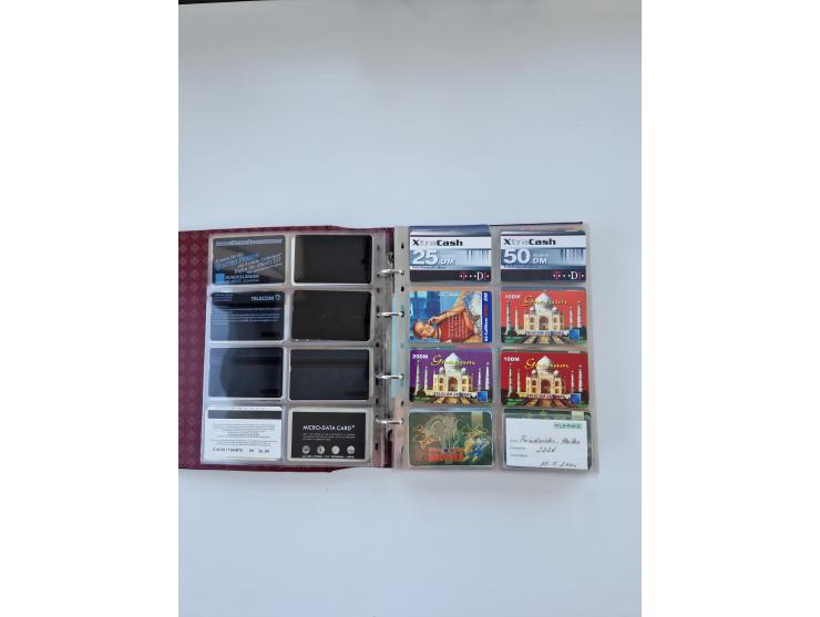 Telefonkarten: 1985/98, umfangreicher Bestand mit einigen hundert Stück in Alben, eine Umzugskiste voll