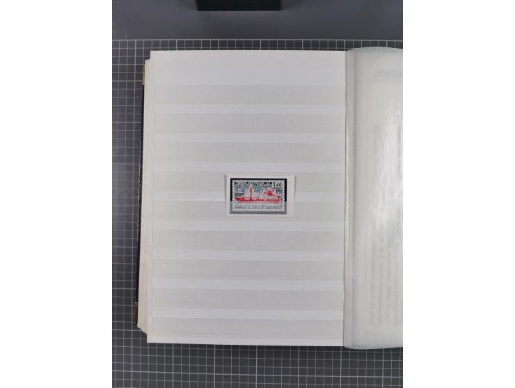 Antarktis: 1961/2016, meist postfrische Sammlung mit Ausgaben von diversen Ländern von Argentinien bis Wallis und Futuna, der