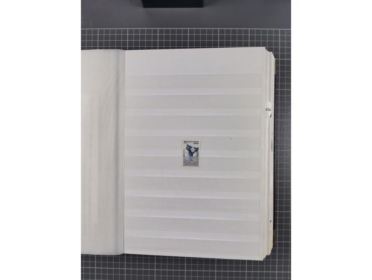 Antarktis: 1961/2016, meist postfrische Sammlung mit Ausgaben von diversen Ländern von Argentinien bis Wallis und Futuna, der