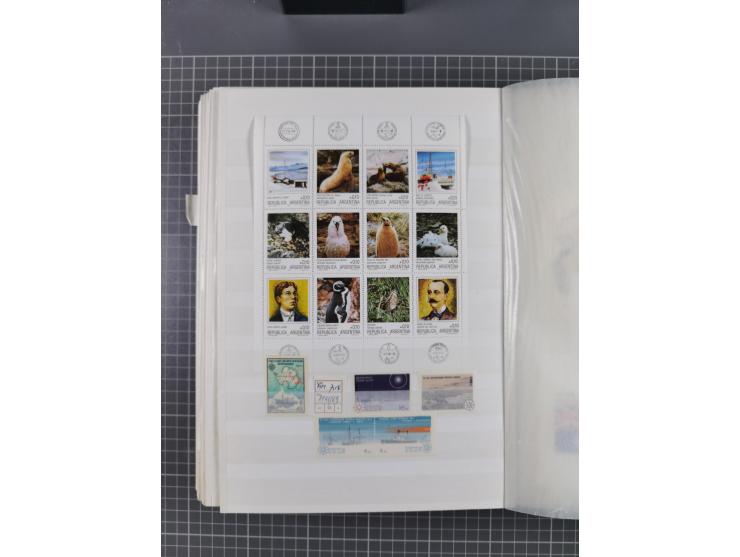 Antarktis: 1961/2016, meist postfrische Sammlung mit Ausgaben von diversen Ländern von Argentinien bis Wallis und Futuna, der