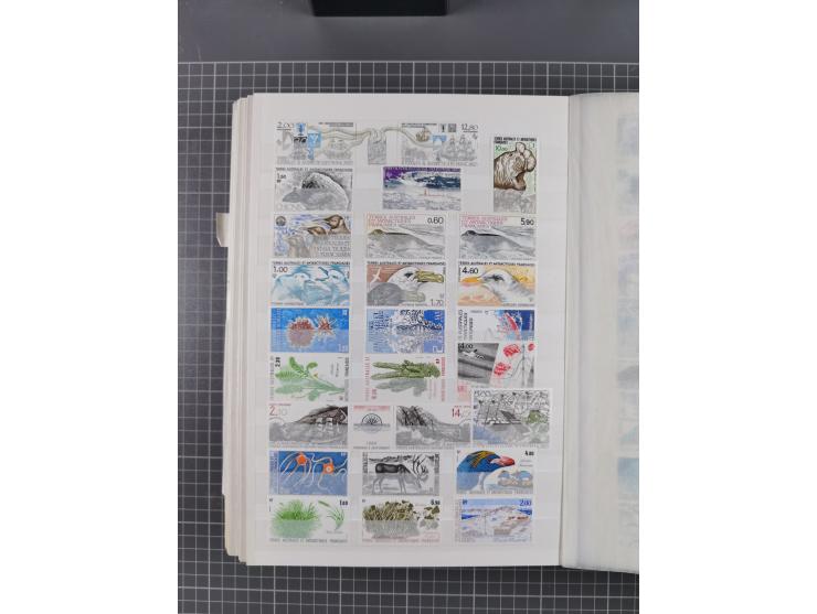 Antarktis: 1961/2016, meist postfrische Sammlung mit Ausgaben von diversen Ländern von Argentinien bis Wallis und Futuna, der