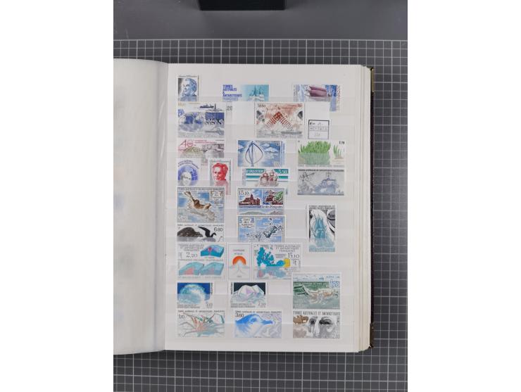 Antarktis: 1961/2016, meist postfrische Sammlung mit Ausgaben von diversen Ländern von Argentinien bis Wallis und Futuna, der