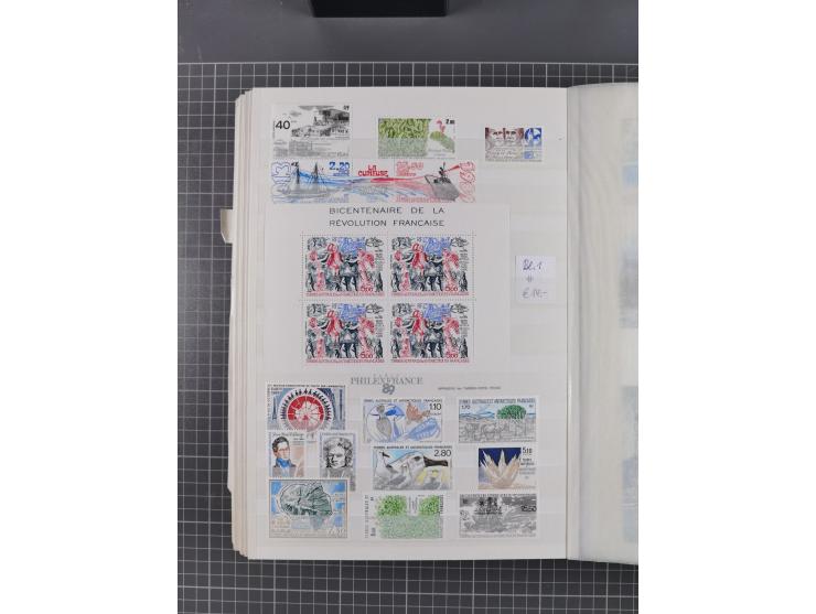 Antarktis: 1961/2016, meist postfrische Sammlung mit Ausgaben von diversen Ländern von Argentinien bis Wallis und Futuna, der