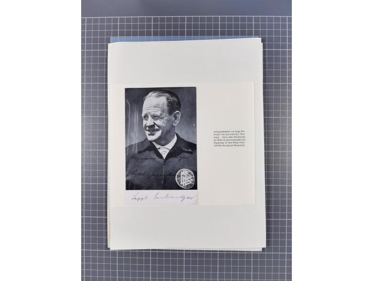 Autographen: 1960/2000, Konvolut mit u.a. kleiner Sammlung “Helmut Schmidt” mit ca. 30 Fotos (zum Teil mit weiteren Unterschr