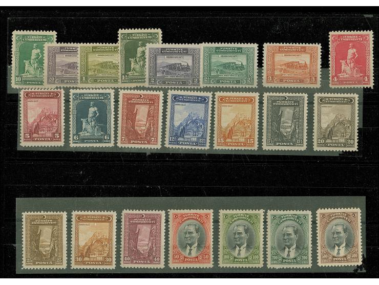 1929, Atatürk 5th London printing, complete set of 22 values, mint never hinged, very fine. (Isfila 1.000,- Euro) (Isfila 121