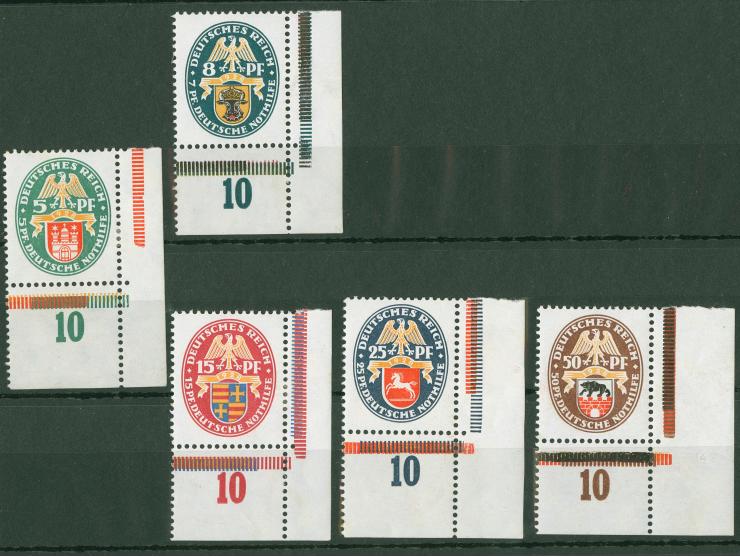 1928, Nothilfe 5-50 Pfg komplett aus der rechten unteren Bogenecke, zwei Höchstwerte postfrisch mit Falzen im Rand, sonst tad