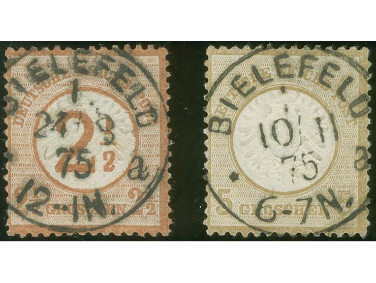 “BIELEFELD 1*a 10.11.75” bzw. “BIELEFELD 1*a 24.8.75” , zwei klare und fast zentrische Abschläge auf großer Schild 5 Gr. und 