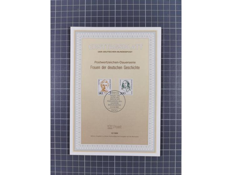1988, Frauen der Geschichte 9 verschiedene Eckrandviererblöcke mit Sonderstempel und Formnummer, dazu 6x Viererblöcke meist O