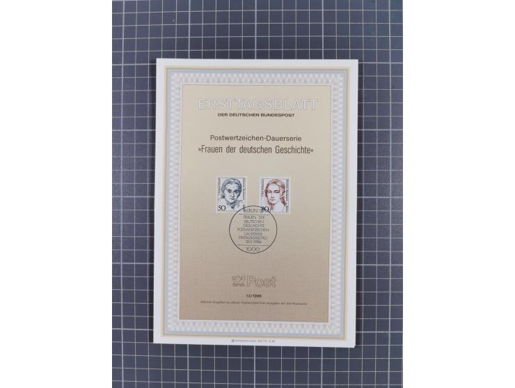 1988, Frauen der Geschichte 9 verschiedene Eckrandviererblöcke mit Sonderstempel und Formnummer, dazu 6x Viererblöcke meist O