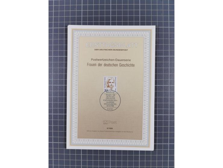 1988, Frauen der Geschichte 9 verschiedene Eckrandviererblöcke mit Sonderstempel und Formnummer, dazu 6x Viererblöcke meist O