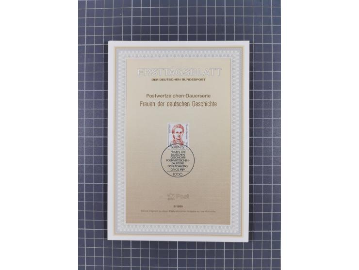 1988, Frauen der Geschichte 9 verschiedene Eckrandviererblöcke mit Sonderstempel und Formnummer, dazu 6x Viererblöcke meist O