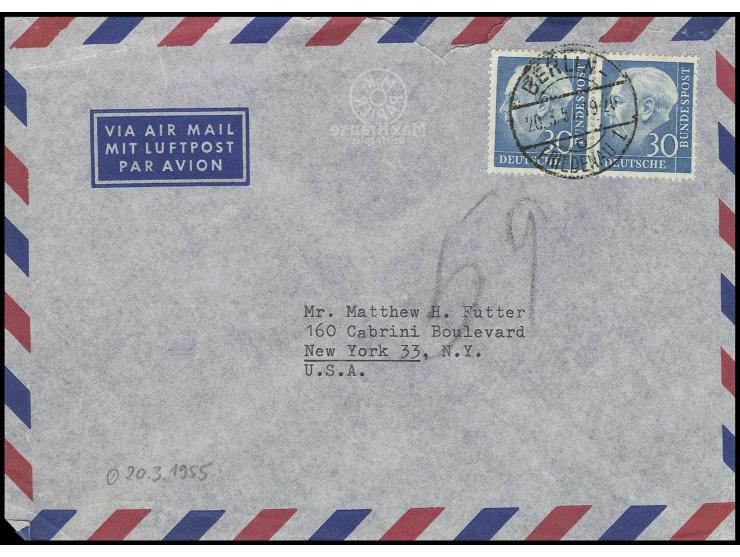 30 Pfg. im waagerechten Paar auf portogerechtem Flugbrief von "BERLIN 20.3.55" nach New York, kleiner Teil der Rückklappe feh