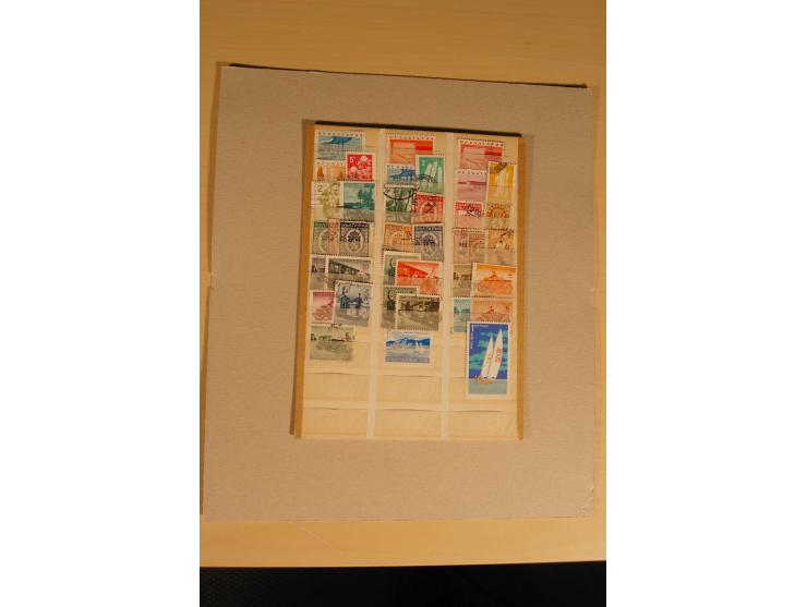 1890/1961 (ca.), postfrische, ungebrauchte und gestempelte Partie, dazu rd. 30 Briefe und Karten