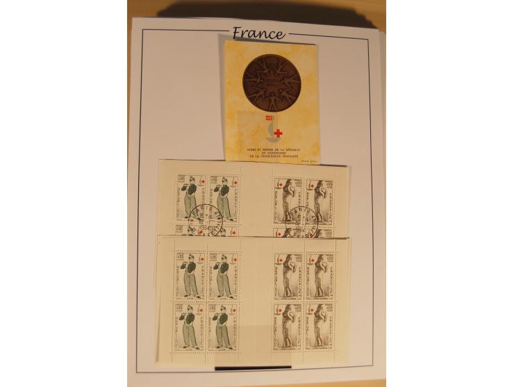 1849/68, anfangs ungebrauchte und gestempelte, ab 1900 nur noch ungebrauchte bzw. postfrische umfangreiche Sammlung, teils et