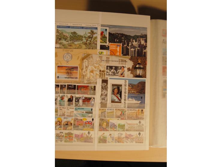 1970/97 (ca.), postfrische Partie Ascension, St. Helena und Tristan da Cunha, dazu einige ältere ungebrauchte Ausgaben (Mi. n