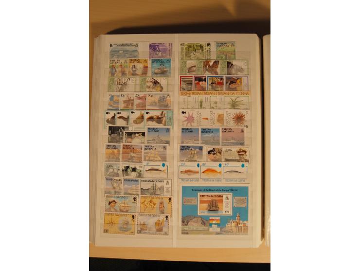 1970/97 (ca.), postfrische Partie Ascension, St. Helena und Tristan da Cunha, dazu einige ältere ungebrauchte Ausgaben (Mi. n