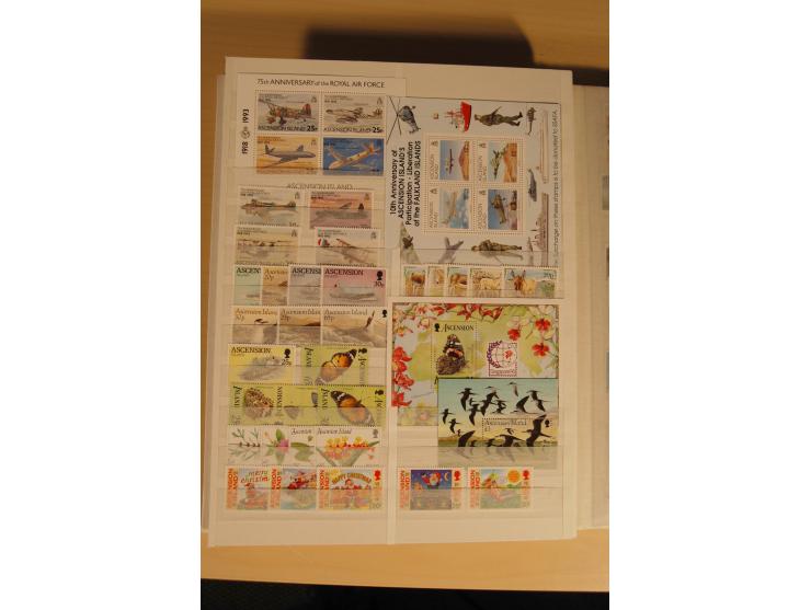1970/97 (ca.), postfrische Partie Ascension, St. Helena und Tristan da Cunha, dazu einige ältere ungebrauchte Ausgaben (Mi. n
