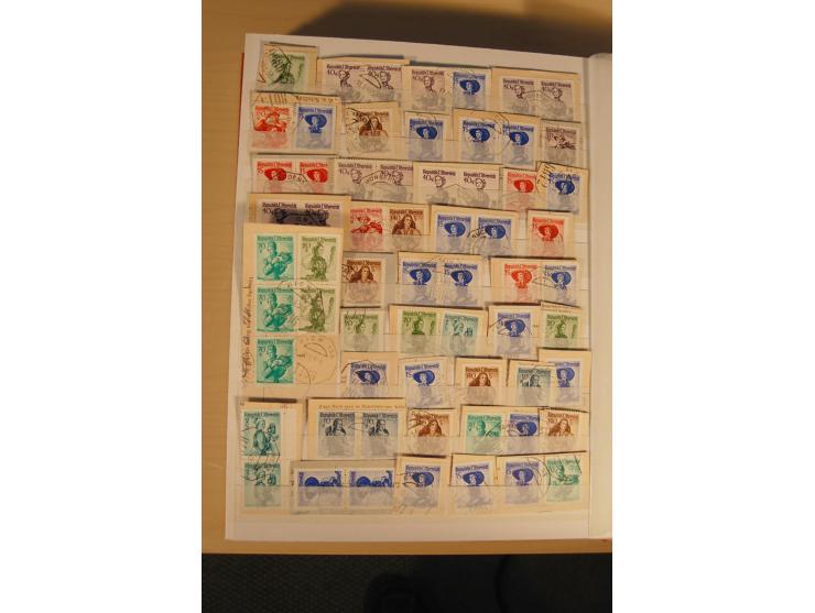 1850/1950 (ca.), interessanter Doublettenbestand im Steckbuch, dabei bessere Werte, rote Stempel auf Anfangsausgaben, dekorat