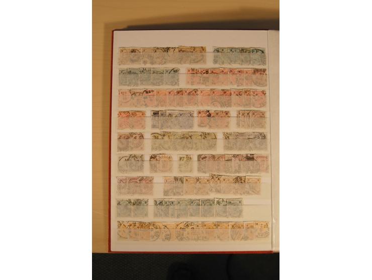 1850/1950 (ca.), interessanter Doublettenbestand im Steckbuch, dabei bessere Werte, rote Stempel auf Anfangsausgaben, dekorat