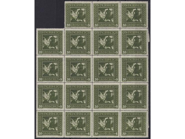1926, Nibelungen 20 Gr. mit Bildformat 28,5:27,5 mm, der Höchstwert der Serie, 450 Werte postfrisch, fast alle in Blockstücke