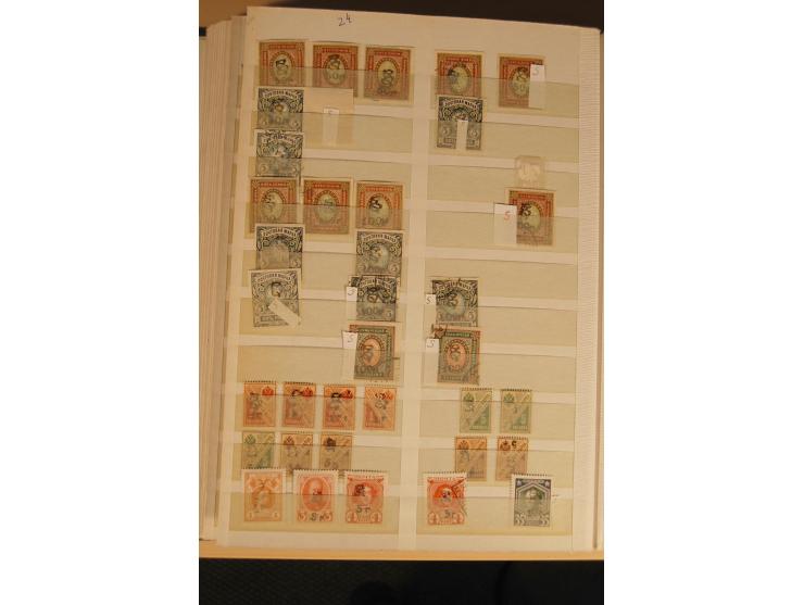 1866/1923 (ca.), postfrischer, ungebrauchter und gestempelter Posten mit hunderten von Marken, dabei besonders Kaukasische St