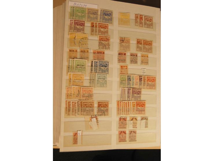 1866/1923 (ca.), postfrischer, ungebrauchter und gestempelter Posten mit hunderten von Marken, dabei besonders Kaukasische St