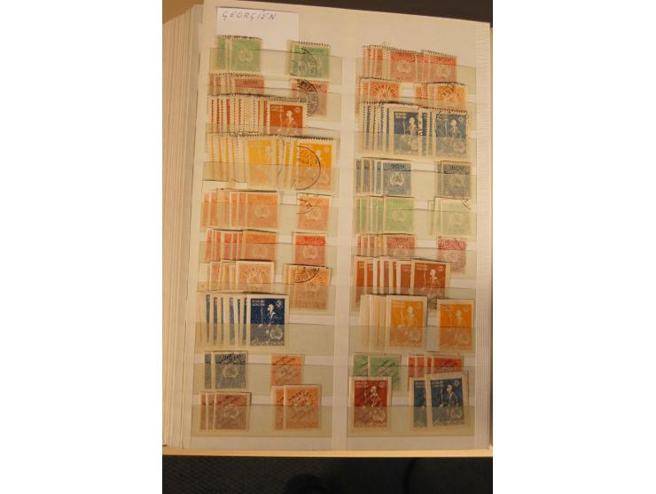 1866/1923 (ca.), postfrischer, ungebrauchter und gestempelter Posten mit hunderten von Marken, dabei besonders Kaukasische St