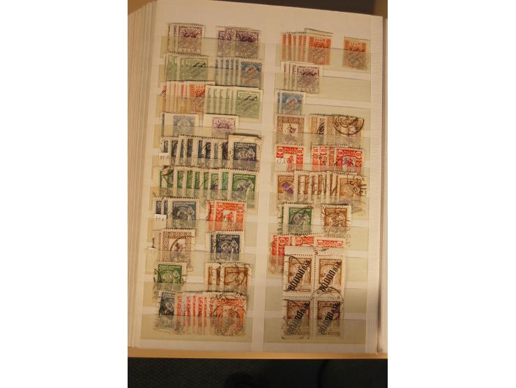1866/1923 (ca.), postfrischer, ungebrauchter und gestempelter Posten mit hunderten von Marken, dabei besonders Kaukasische St