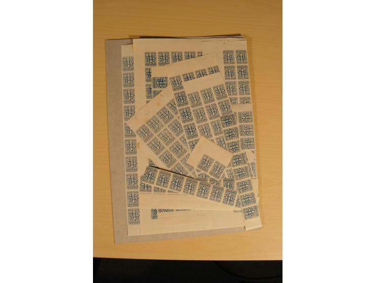1930/45, kleiner Bestand mit Telegrafenmarken-Besonderheiten, meist ungezähnt, kopfstehende Aufdrucke etc., ca. 16000-18000 W