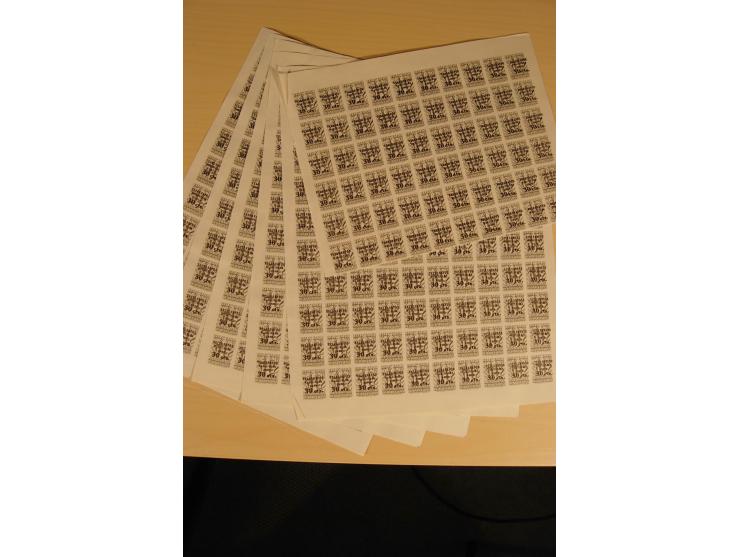 1930/45, kleiner Bestand mit Telegrafenmarken-Besonderheiten, meist ungezähnt, kopfstehende Aufdrucke etc., ca. 16000-18000 W