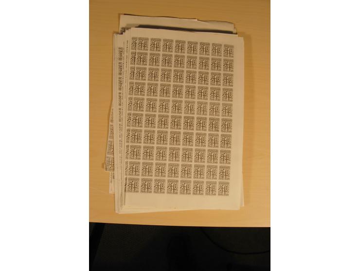 1930/45, kleiner Bestand mit Telegrafenmarken-Besonderheiten, meist ungezähnt, kopfstehende Aufdrucke etc., ca. 16000-18000 W